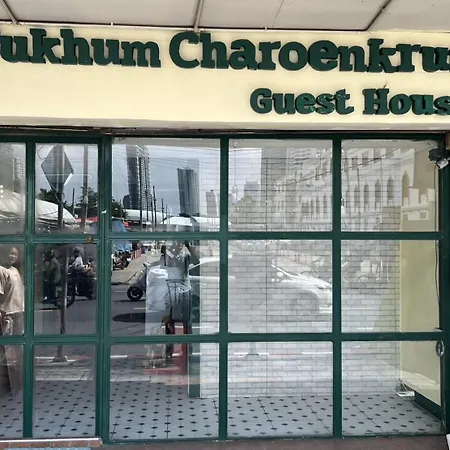 Sukhum Charoen Krung Tak-Sin Bridge Guest House