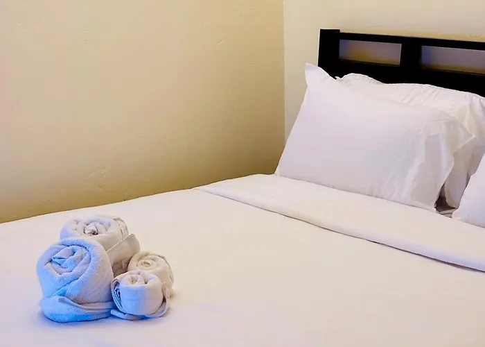 Sukhum Charoen Krung Tak-sin Bridge Hotel