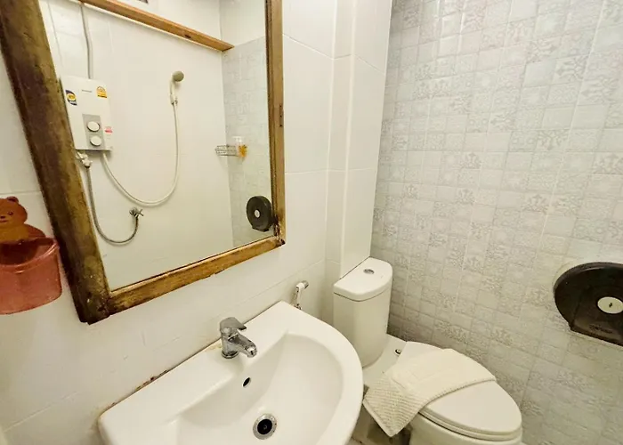 Sukhum Charoen Krung Tak-sin Bridge Hotel *