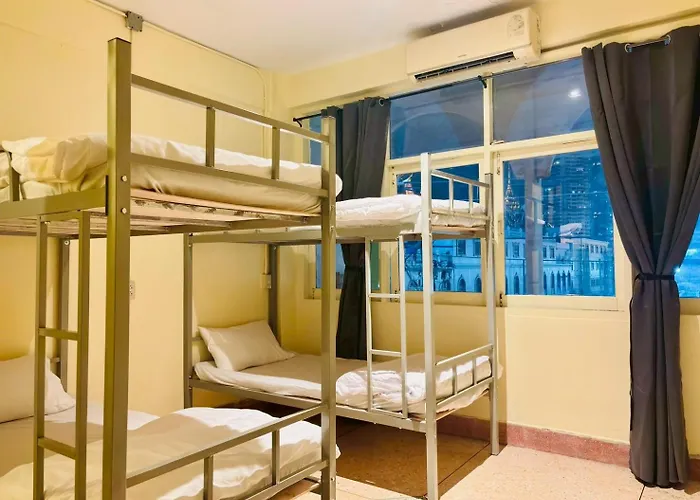 Sukhum Charoen Krung Tak-sin Bridge Hotel
