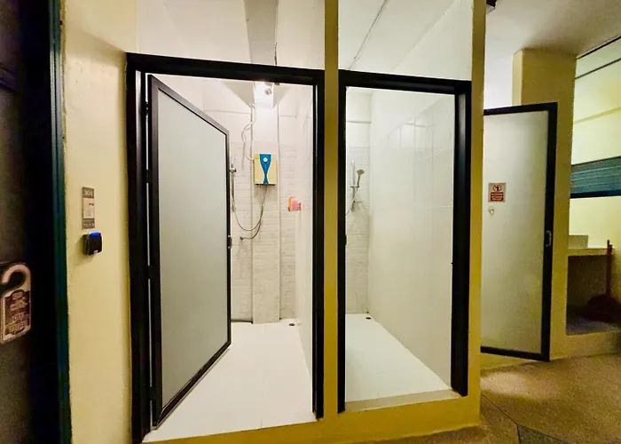 Hotel Sukhum Charoen Krung Tak-sin Bridge *